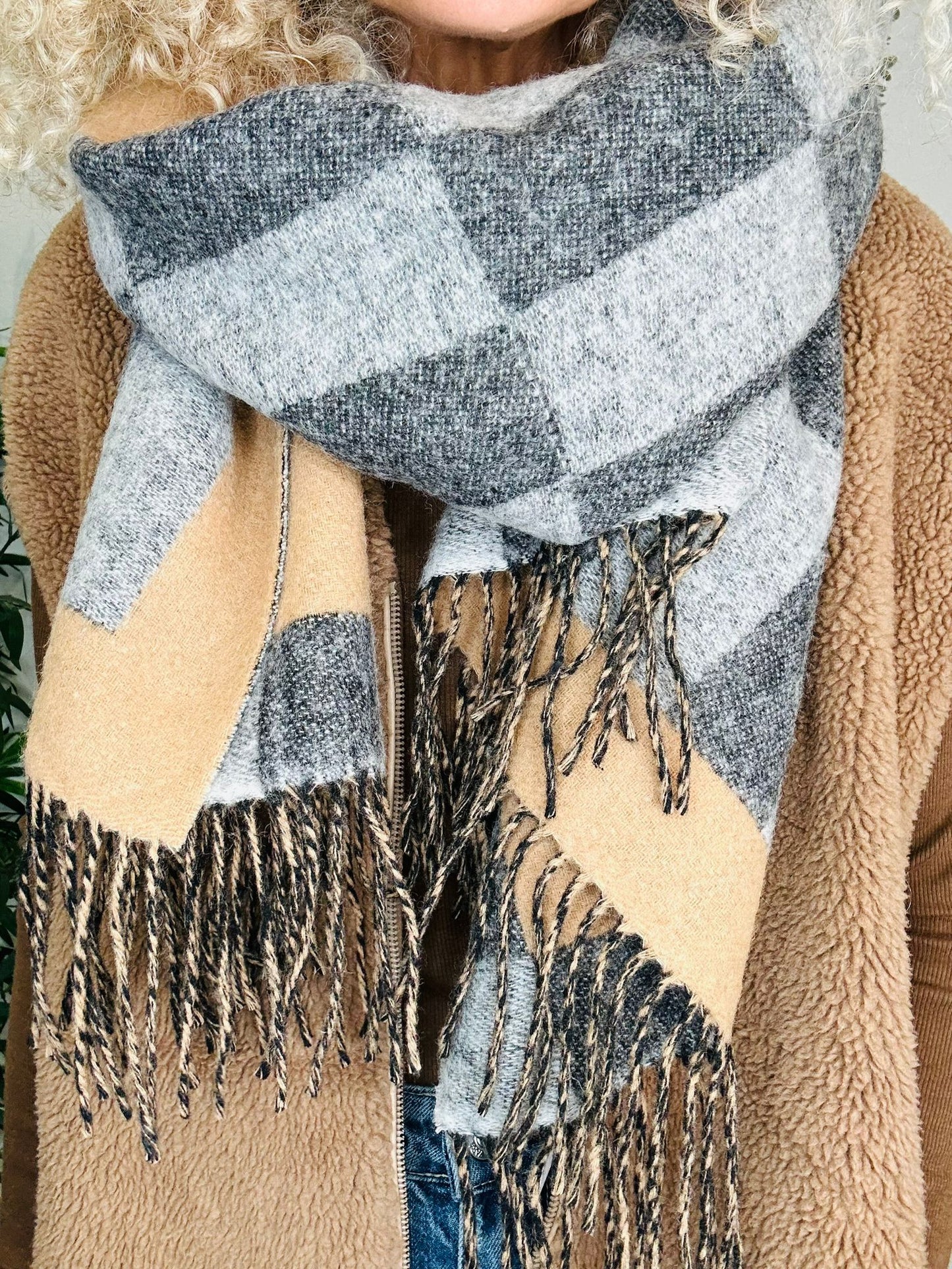 Check Scarf