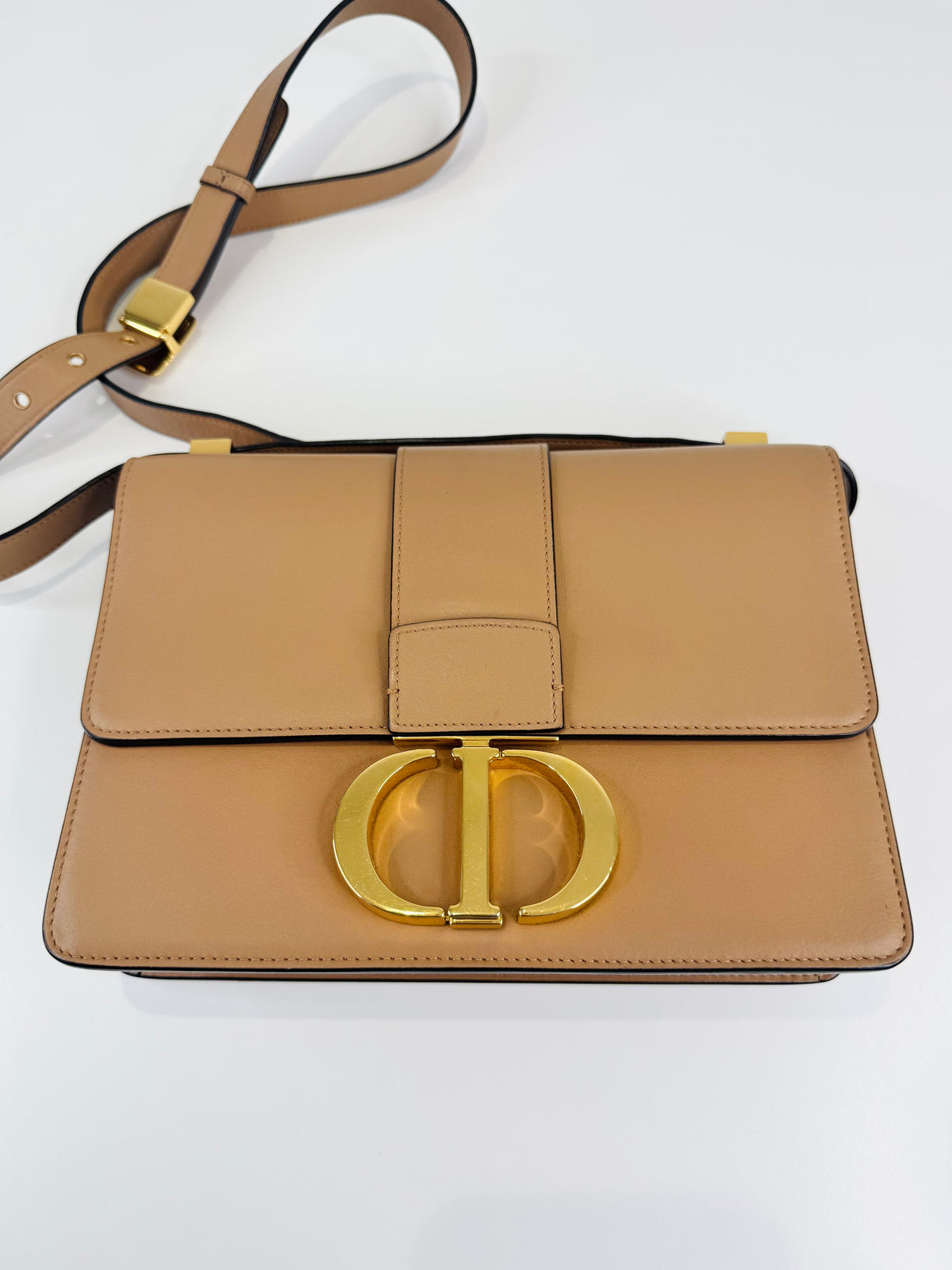 30 Montaigne Box Bag