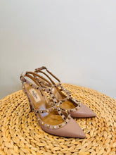 Load image into Gallery viewer, Rockstud Pumps - Size 38.5
