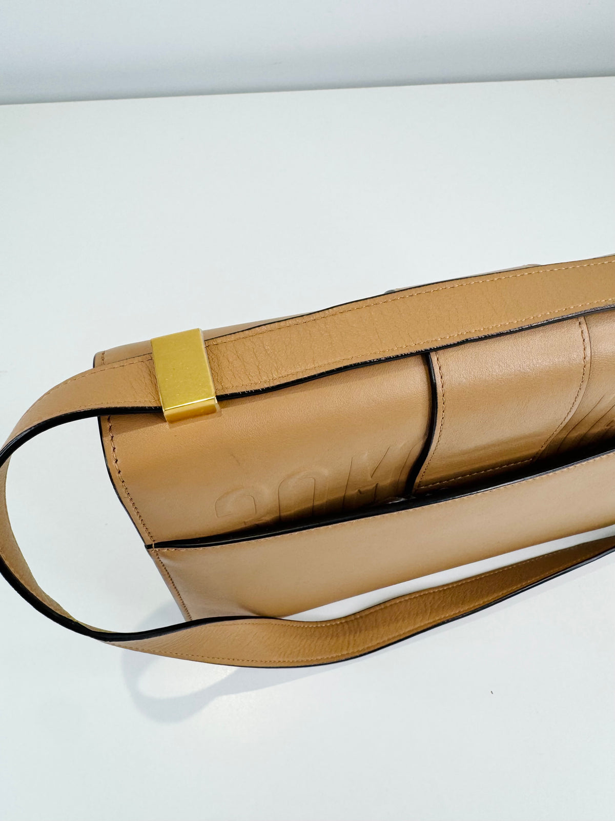 30 Montaigne Box Bag