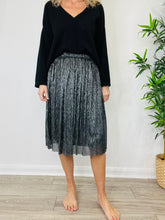 Load image into Gallery viewer, Sparkly Skirt - Size 40
