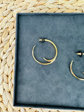 Load image into Gallery viewer, Talon Cat Claw Hoop Earrings
