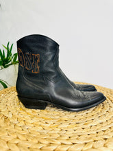 Load image into Gallery viewer, Cowboy boots - Size 38
