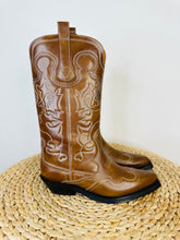 Load image into Gallery viewer, Cowboy boots - Size 40
