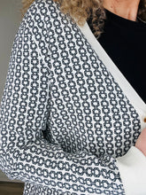 Load image into Gallery viewer, Patterned Cardigan - Size M
