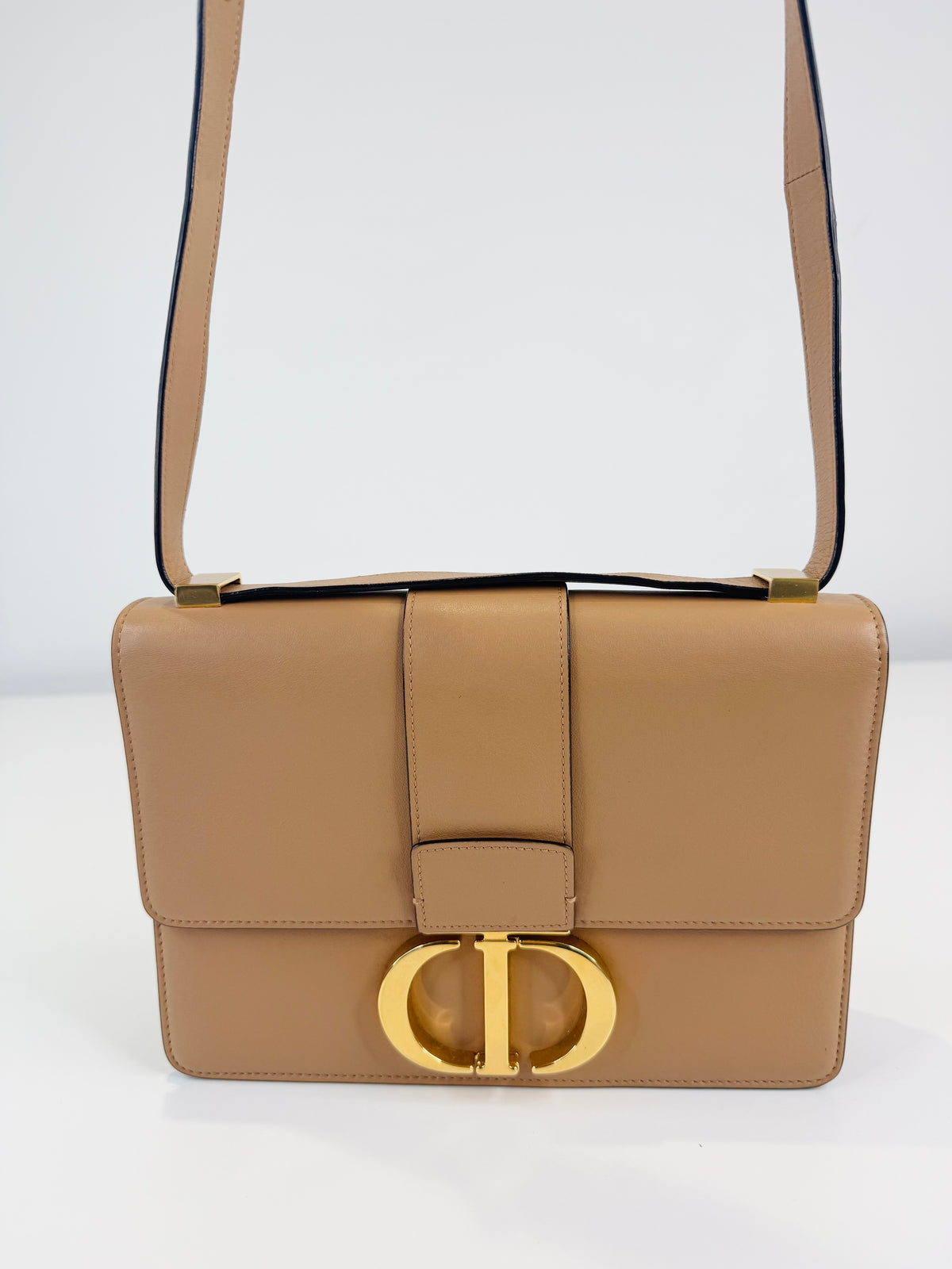 30 Montaigne Box Bag