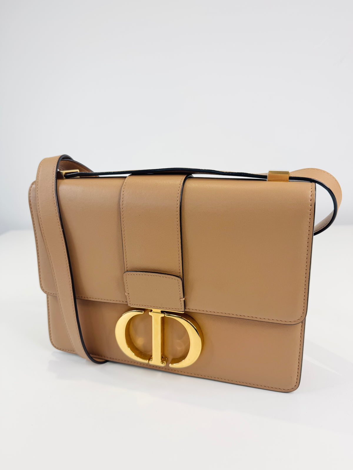 30 Montaigne Box Bag