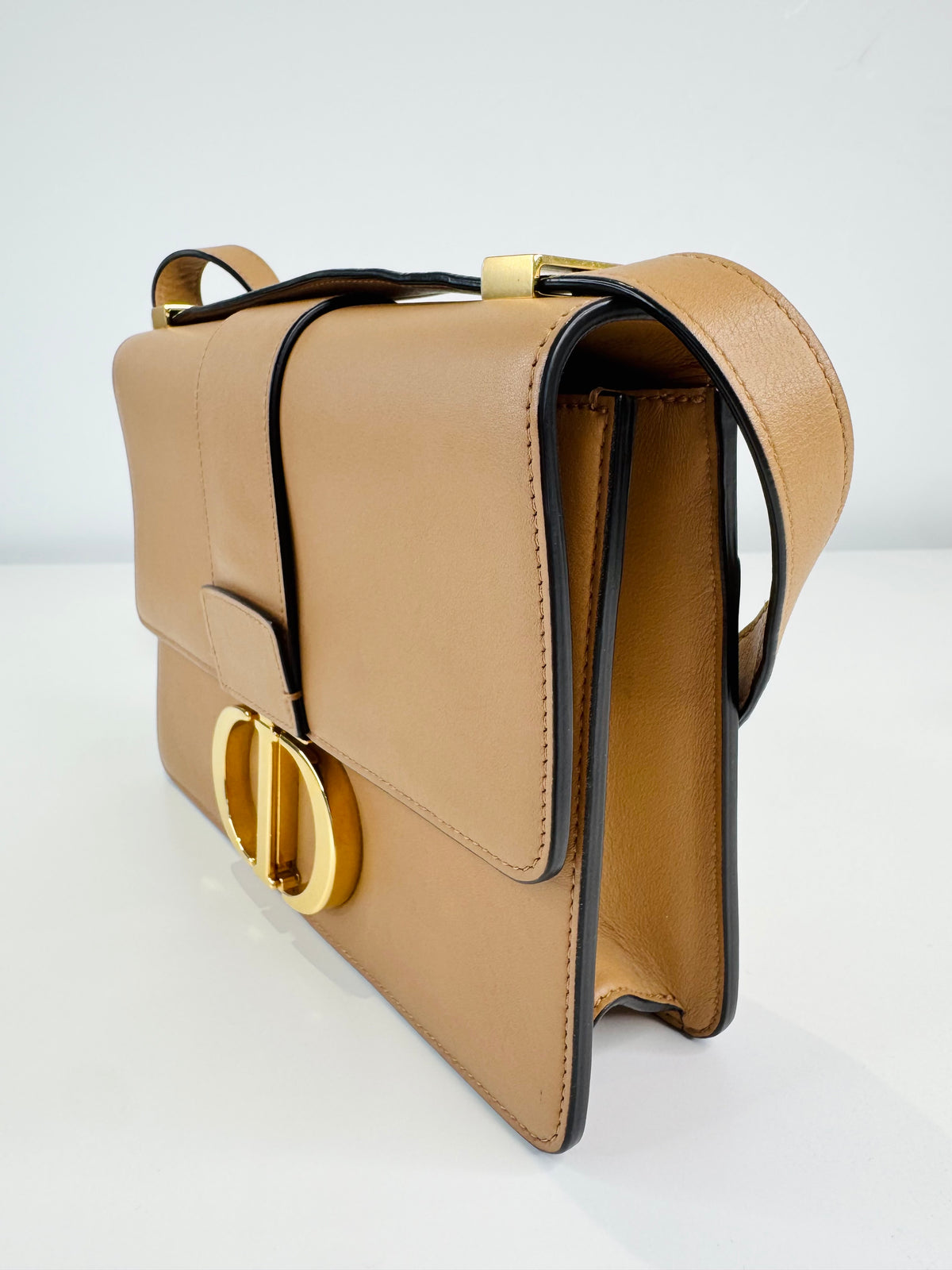 30 Montaigne Box Bag