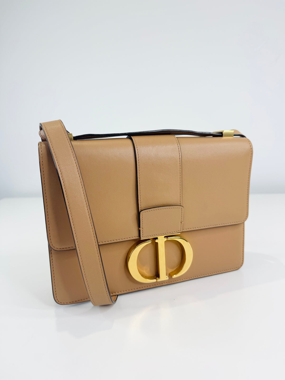 30 Montaigne Box Bag