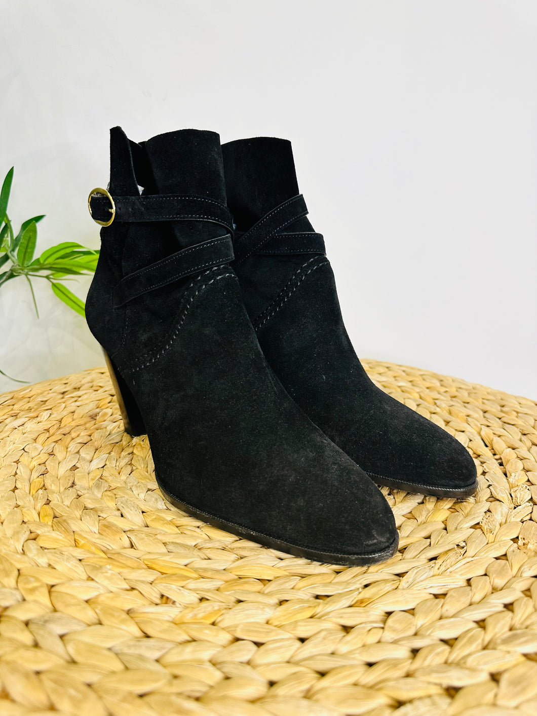 Suede ankle boots - Size 40