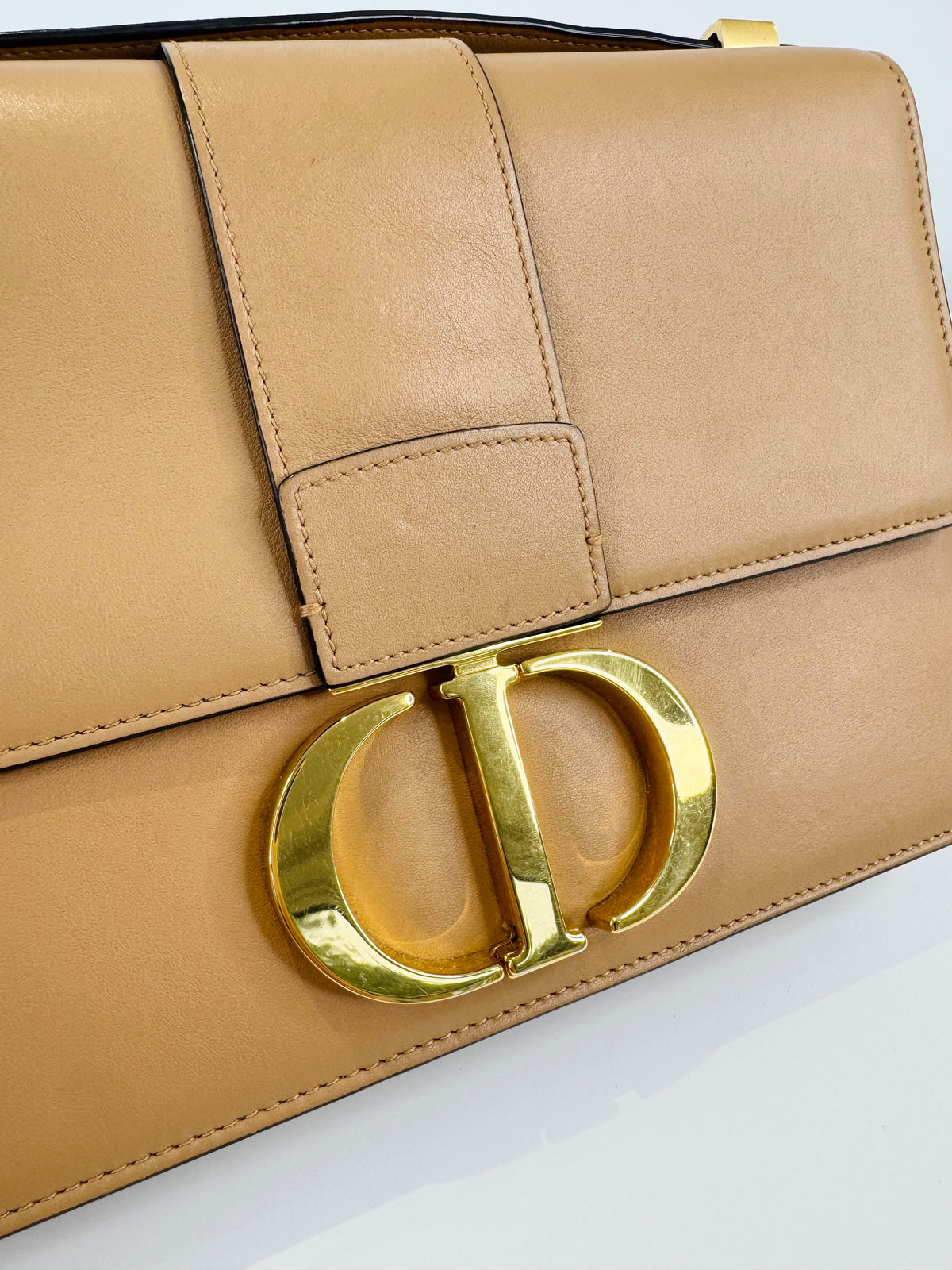 30 Montaigne Box Bag