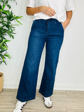 Load image into Gallery viewer, Carly Wide Leg Jeans - Size 25
