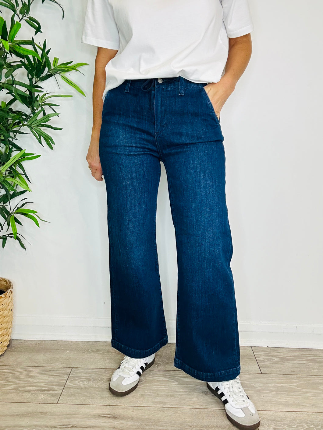 Carly Wide Leg Jeans - Size 25