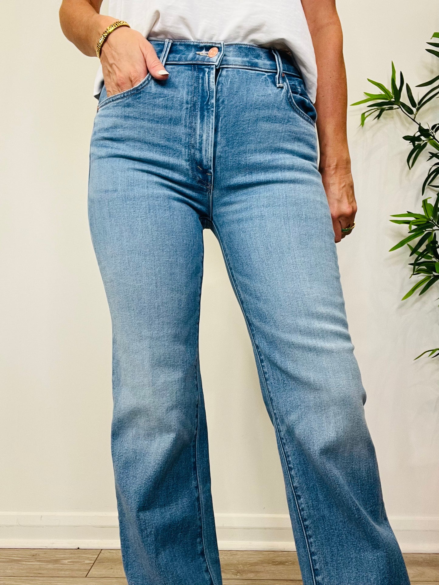 The Kick It Jeans - Size 28
