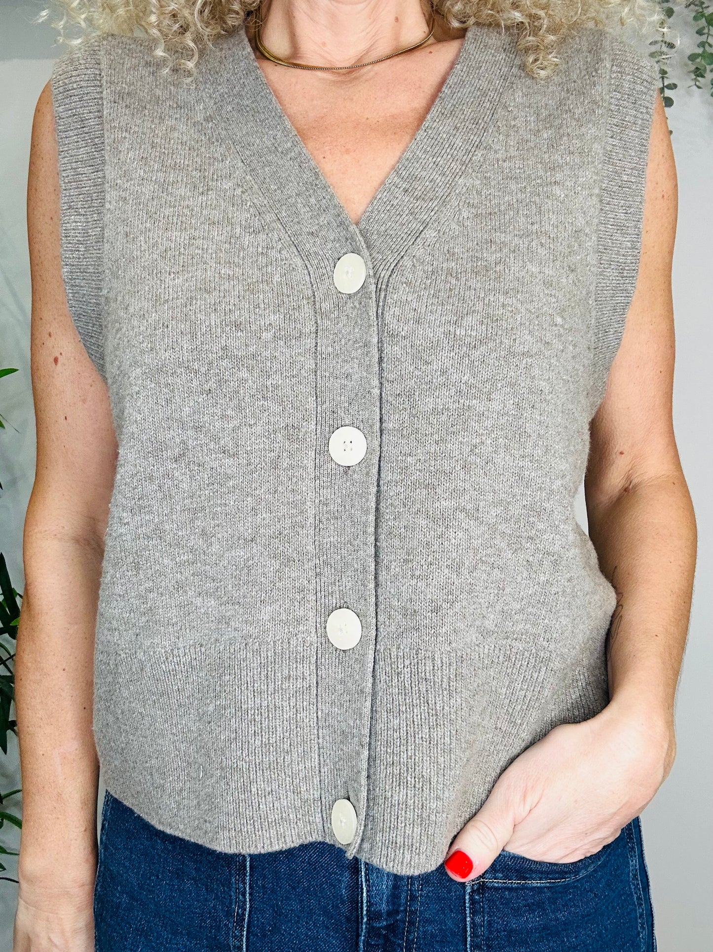 Sleeveless Cardigan - Size L