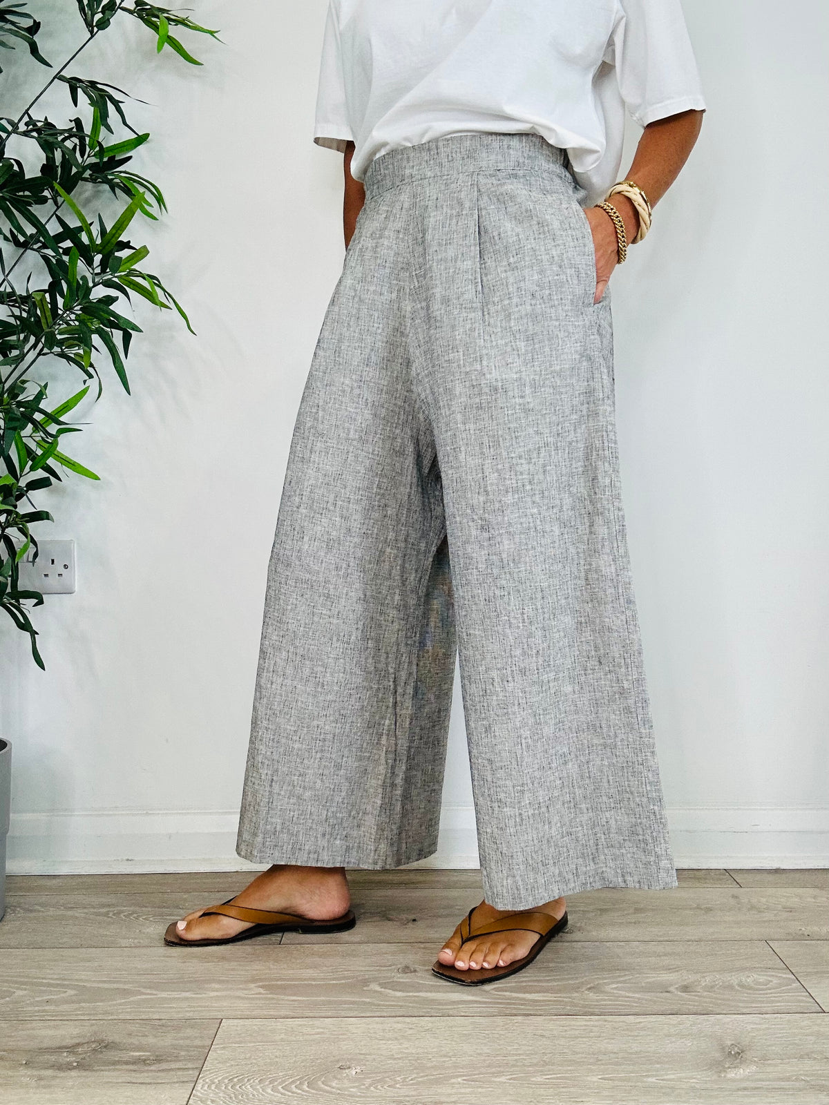 Cropped Wide Leg Trousers - Size S