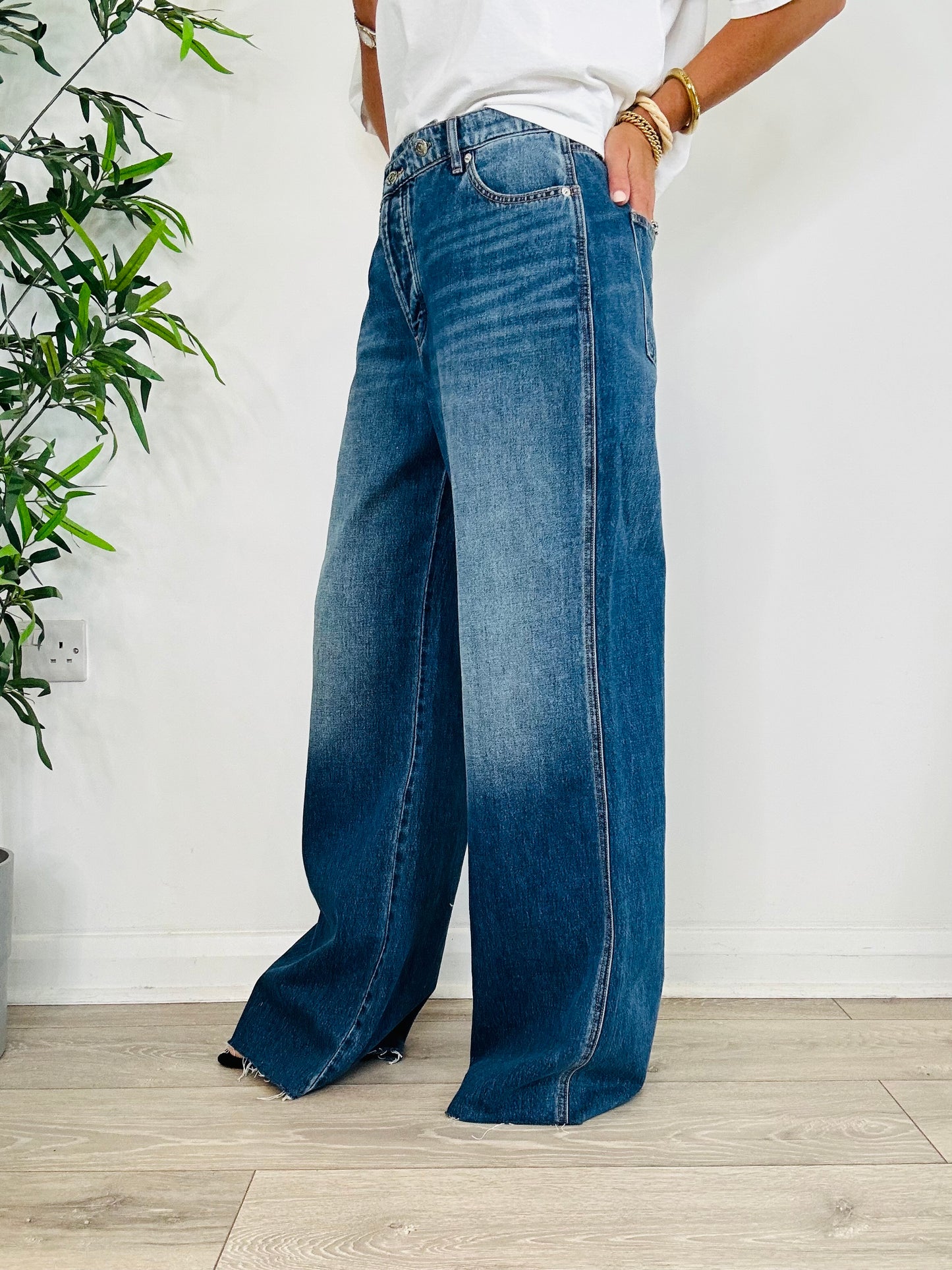 Taylor Crossover Jeans - Multiple Sizes