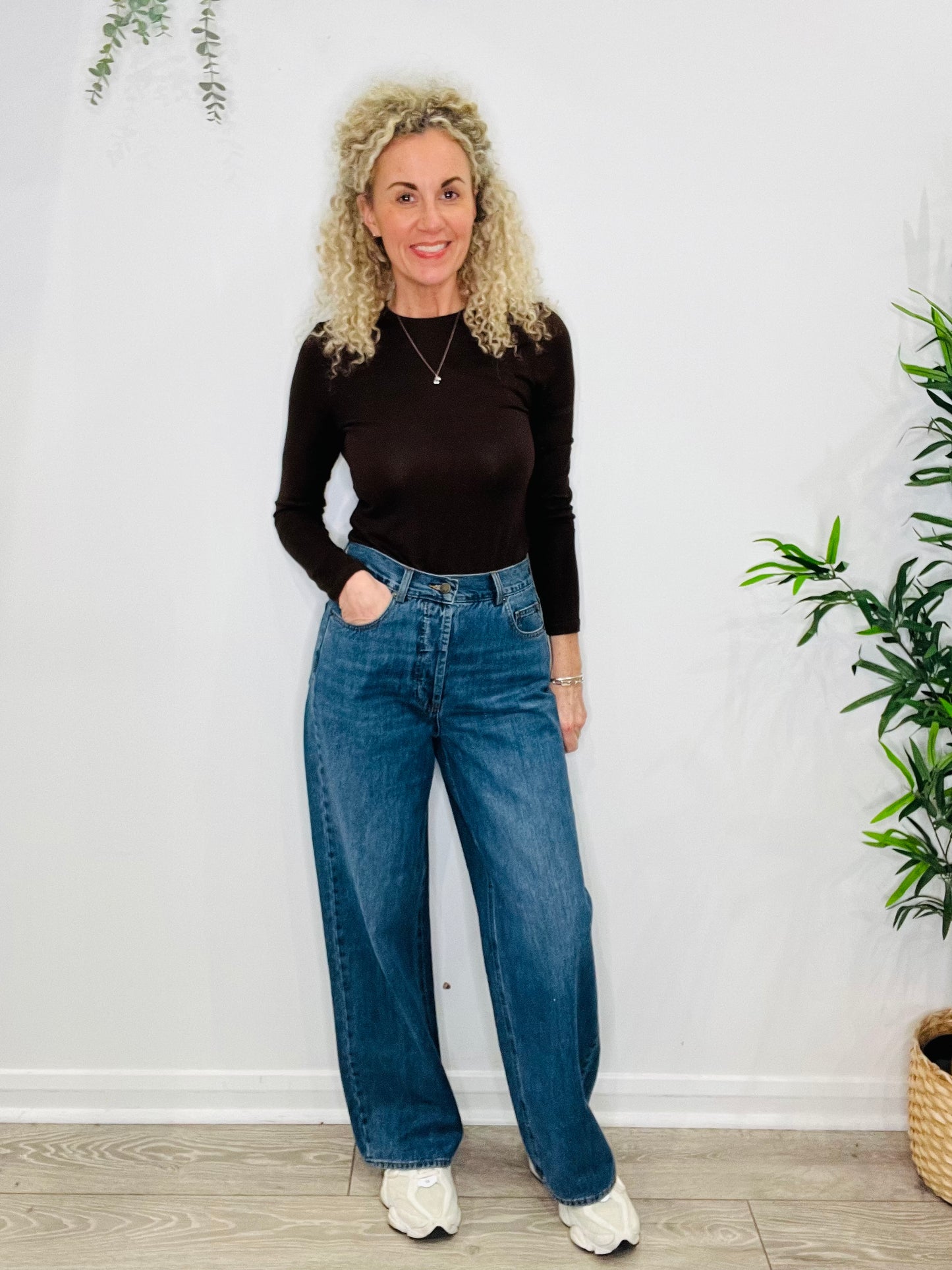 Wide Leg Jeans - Size 10