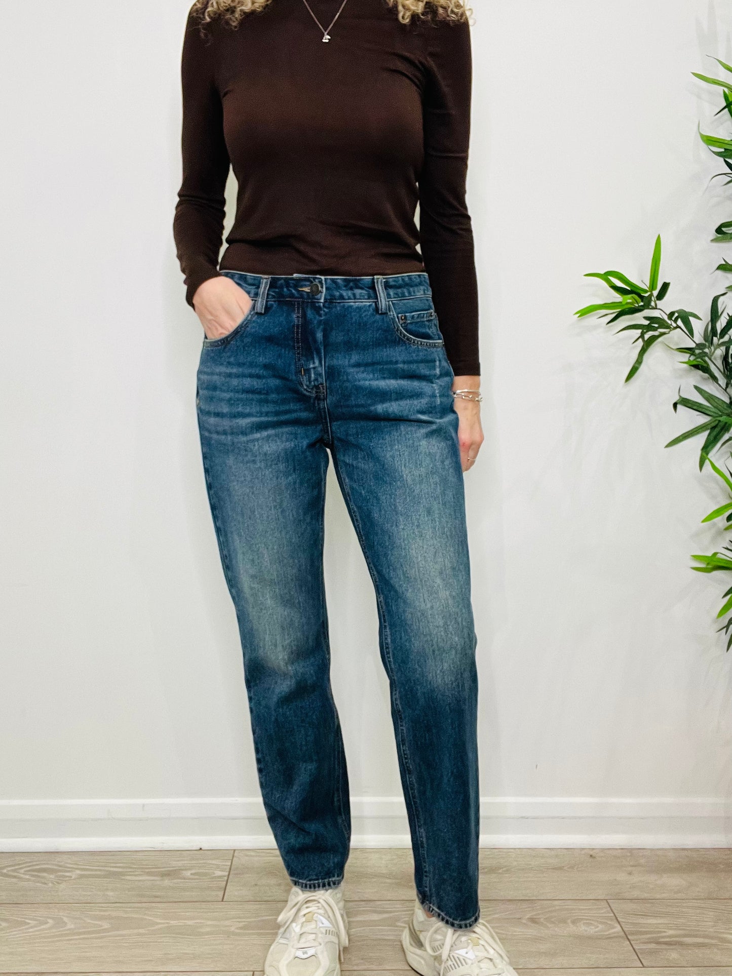 Straight Leg Jeans - Size 10