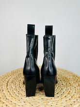 Load image into Gallery viewer, Leather Boots - Size 40
