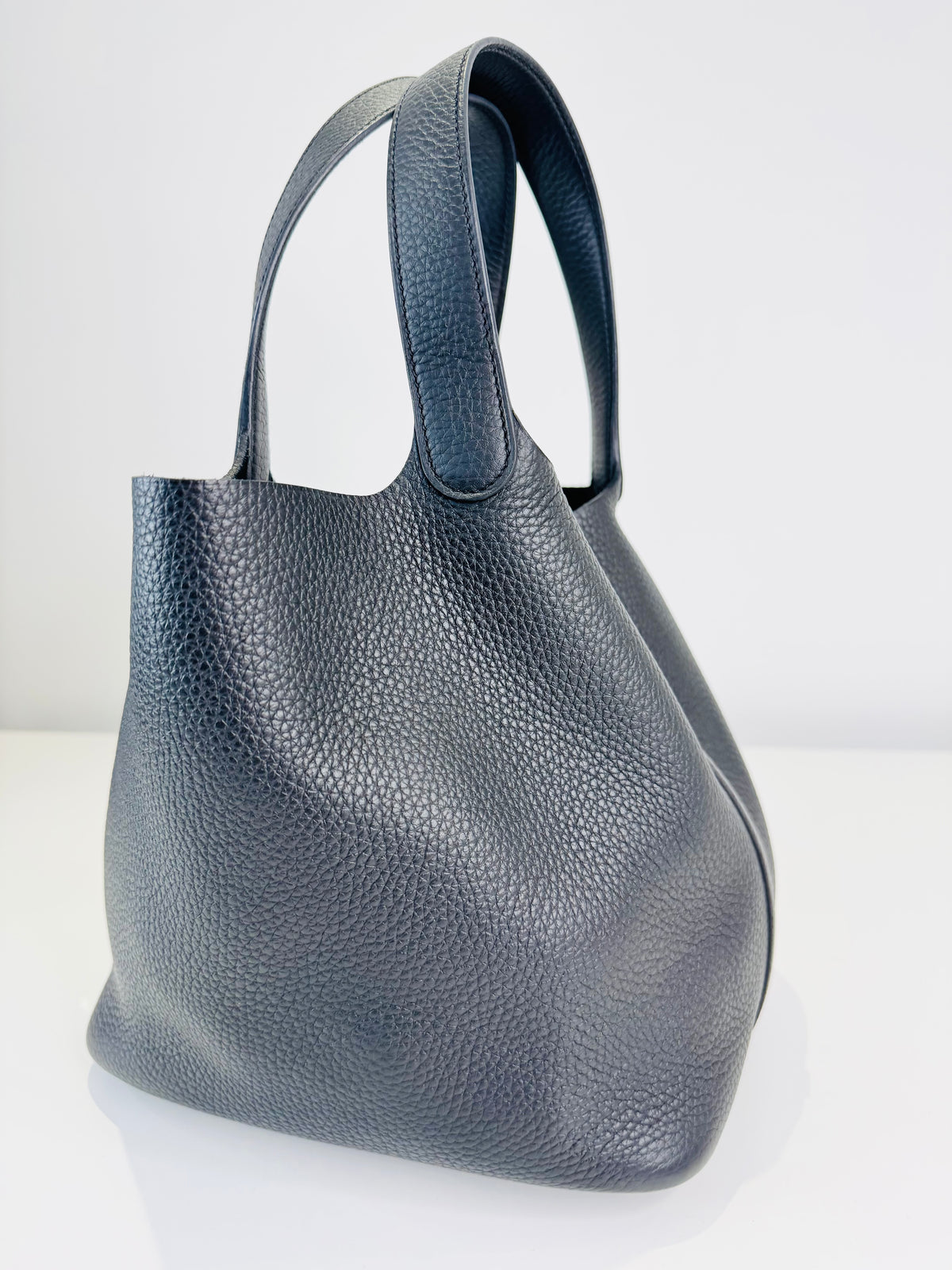 Picotin Lock 22 Bag - Noir Taurillon Clemence Leather
