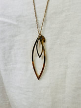 Load image into Gallery viewer, Ellipse Necklace
