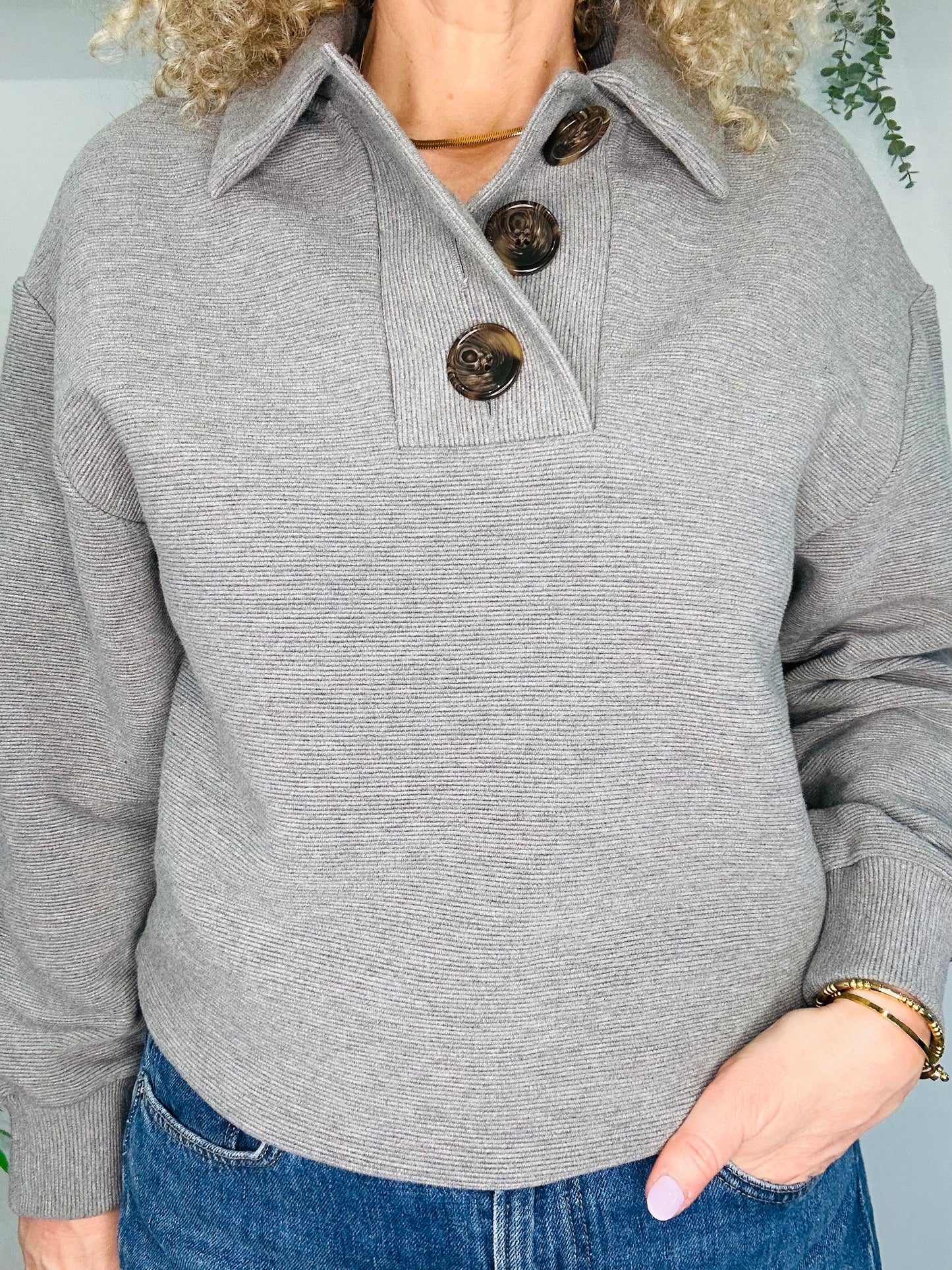 Ribbed Sweatshirt - Size S