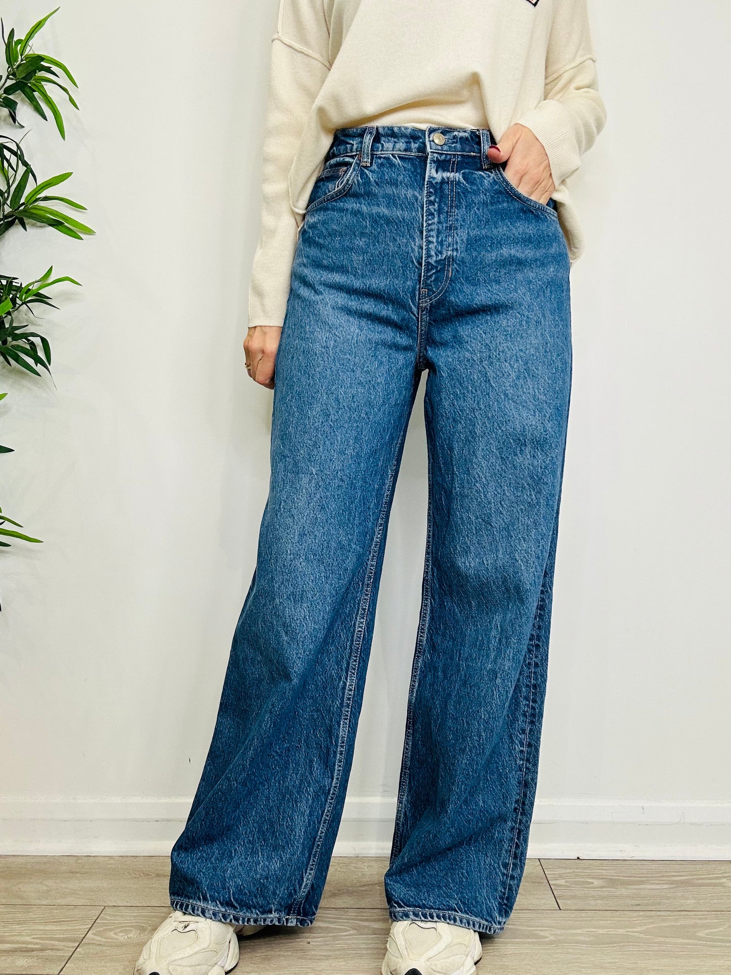 Cary Wide Leg Jeans - Size 29
