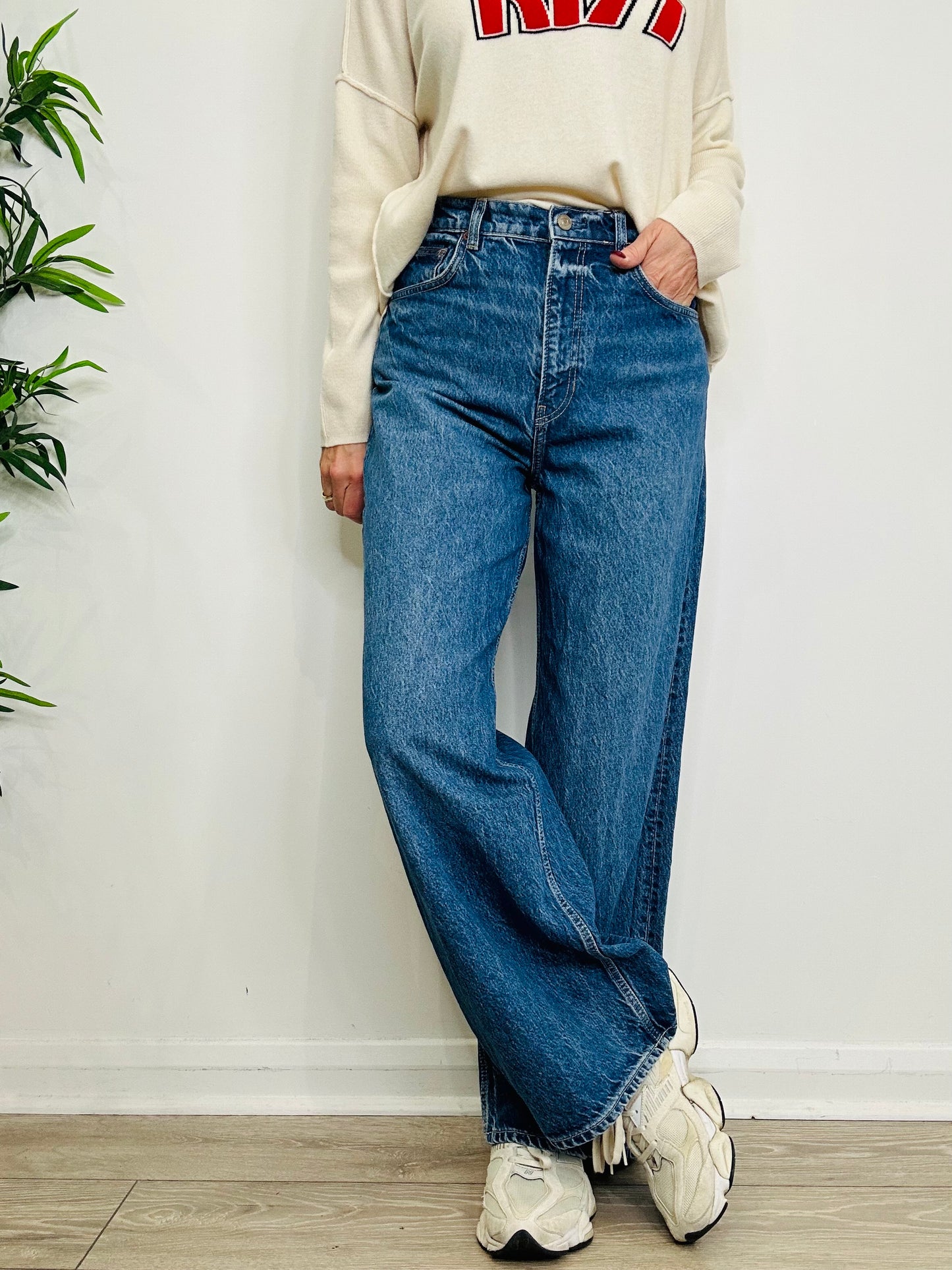 Cary Wide Leg Jeans - Size 29