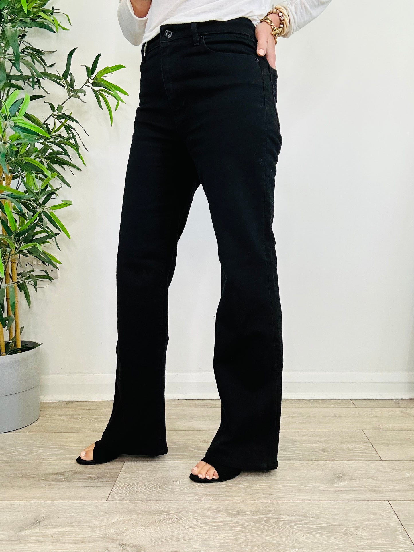 The Arrow Jeans - Size 28