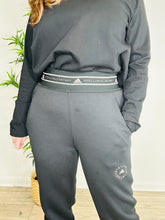 Load image into Gallery viewer, Jersey Joggers - Size S
