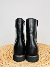 Load image into Gallery viewer, Susee Leather Boots - Multiple Sizes
