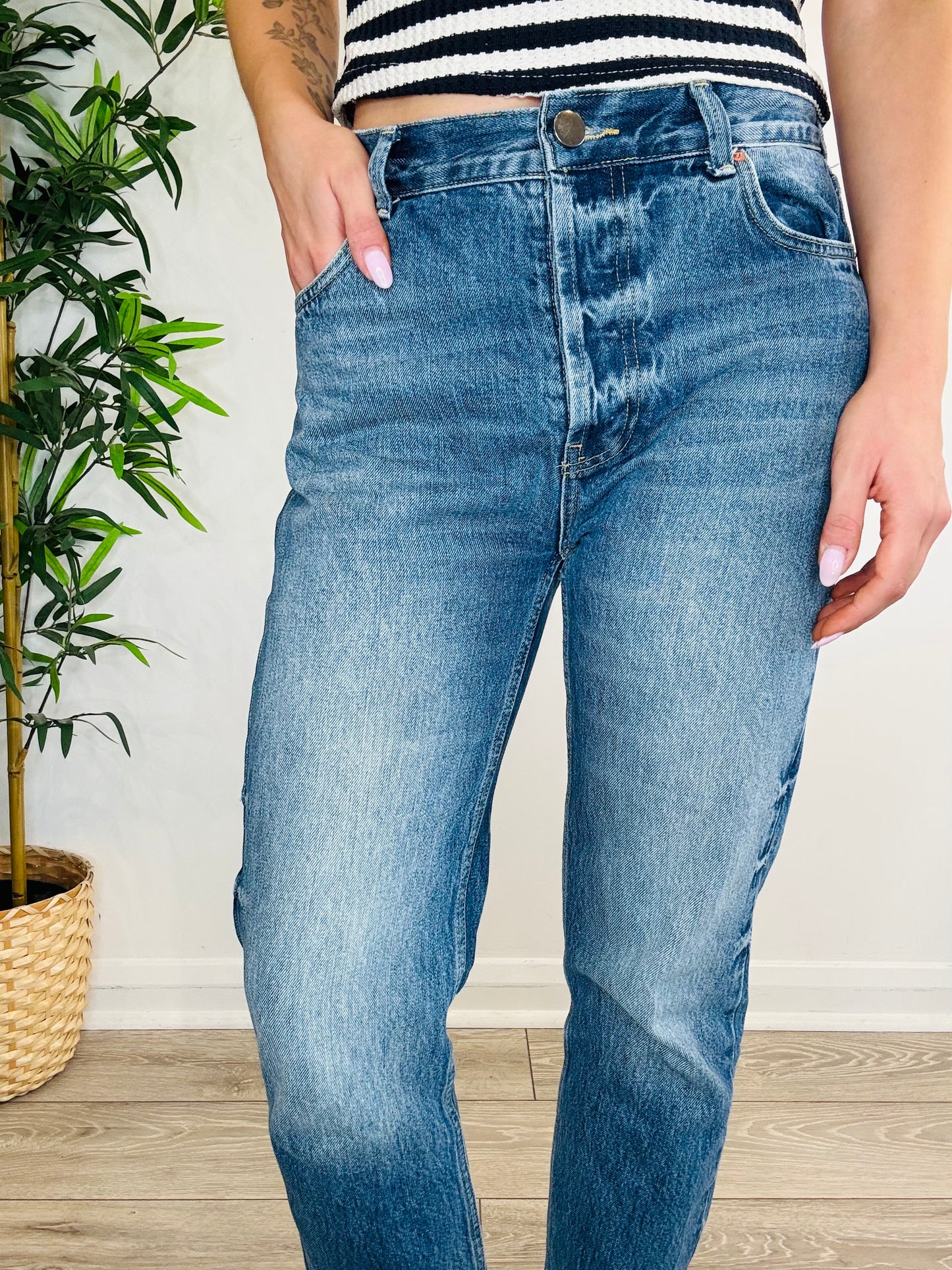 Straight Leg Jeans - Size 28