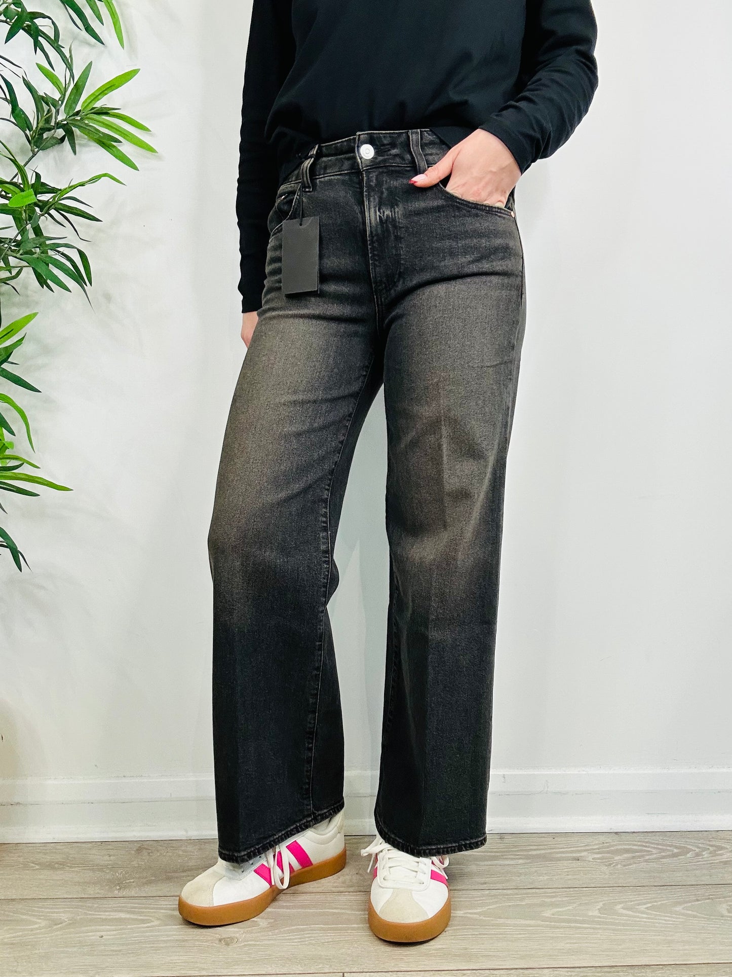 Sacha Ankle Jeans - Size 25