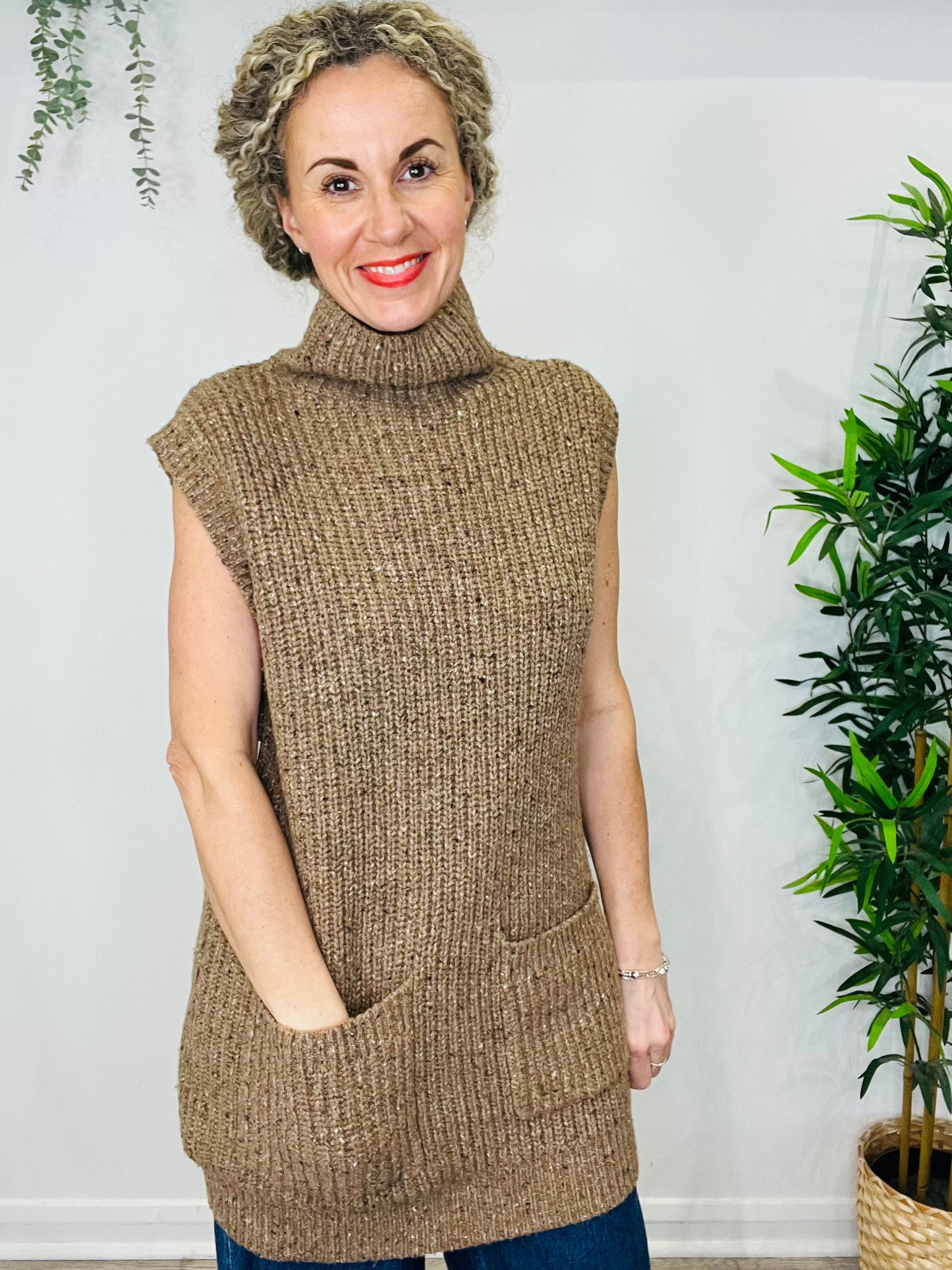 Knitted Longline Vest - Size XS