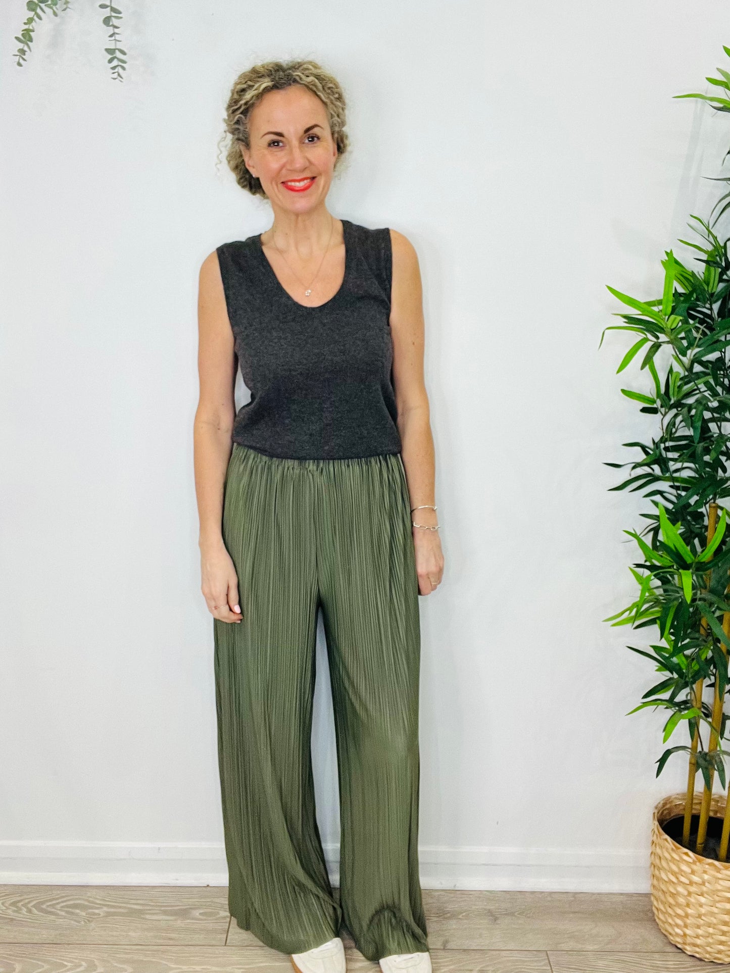 Pleated Trousers - Size XL