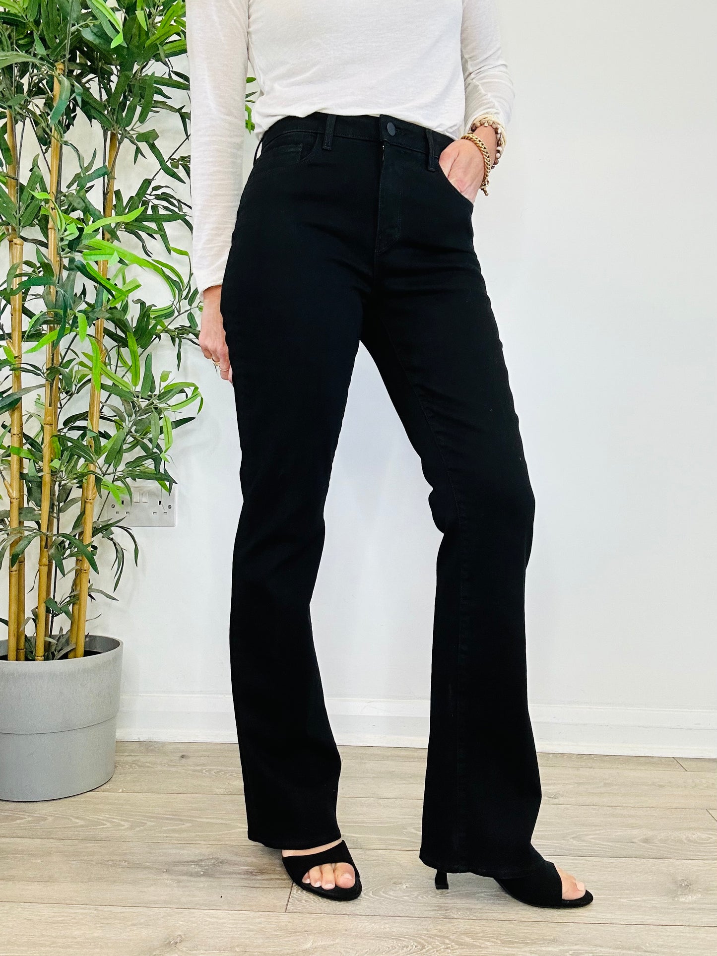 Oriana Straight Jeans - Size 27
