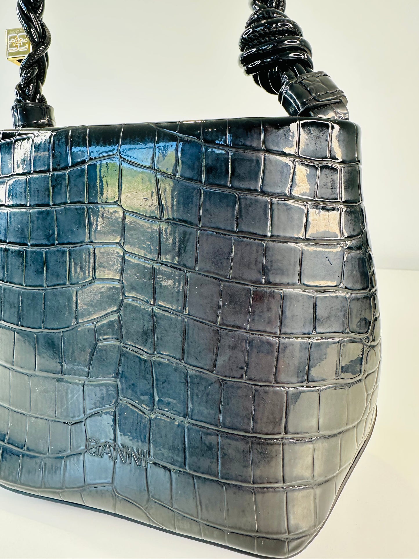 Croco Bou Bucket Bag