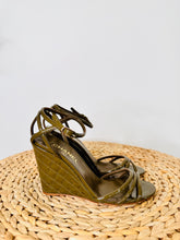Load image into Gallery viewer, Patent Leather Wedge Sandals - Size 40
