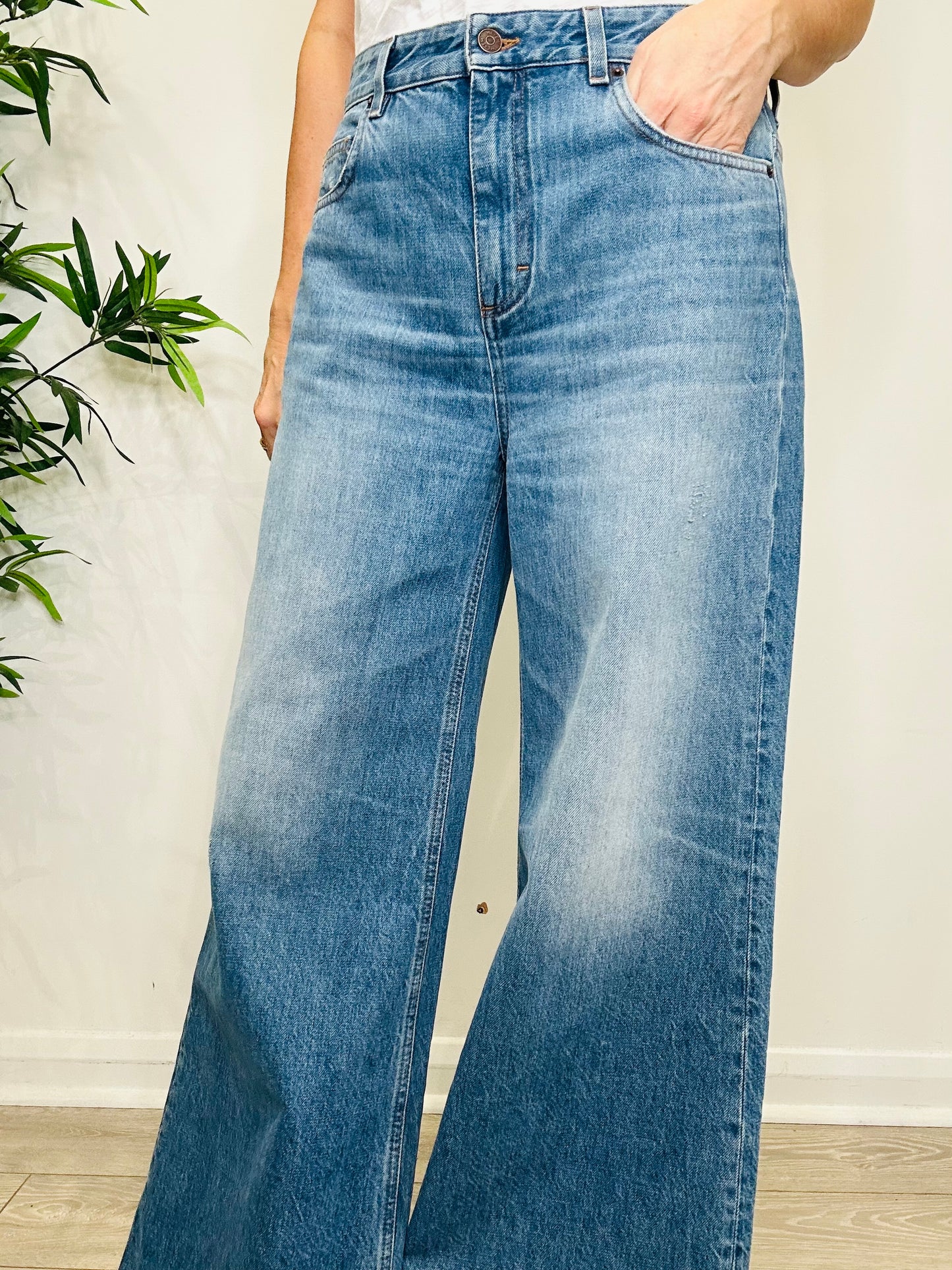 Wide Leg Jeans - Size 31