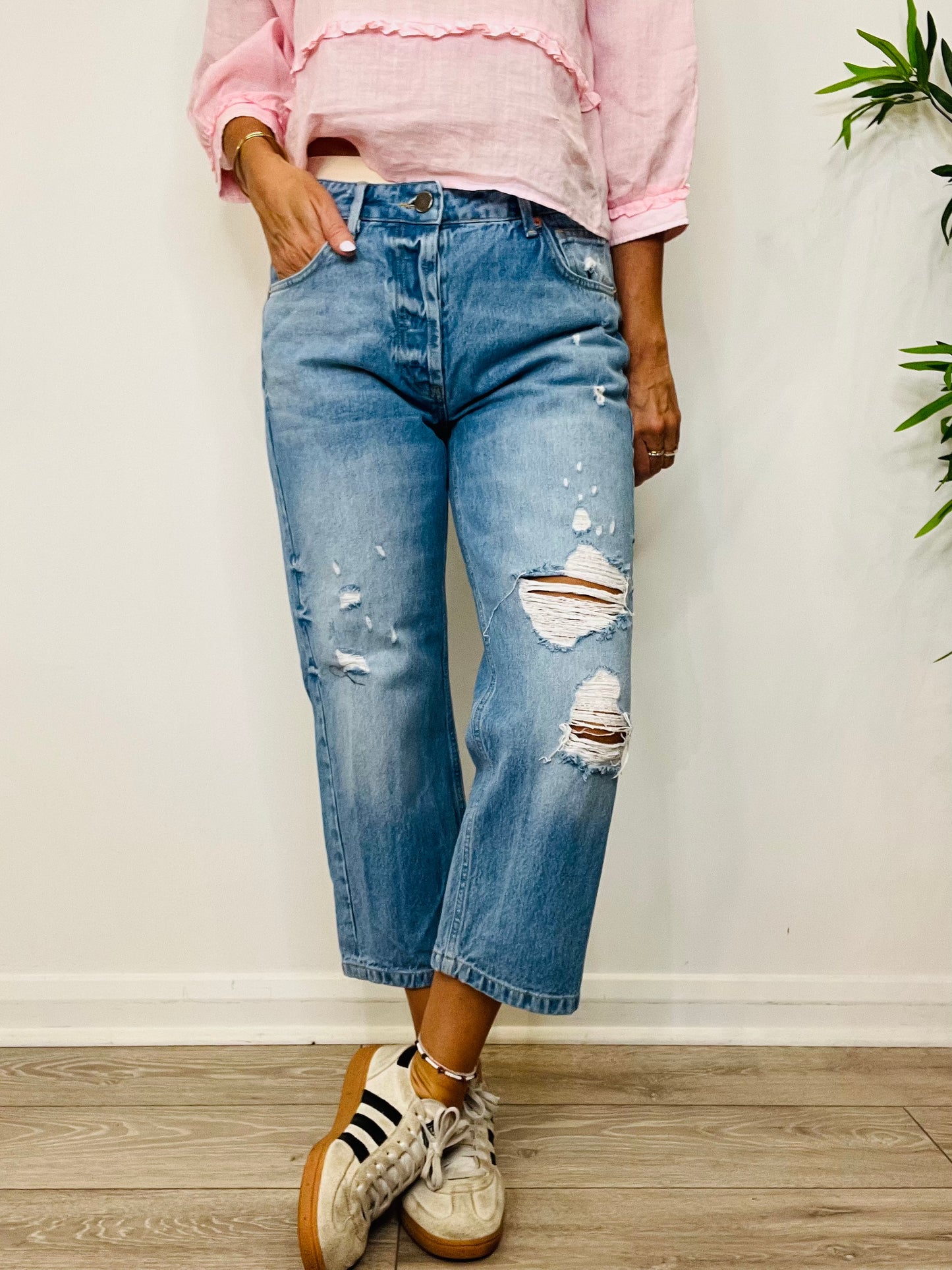 Distressed Dad Baggy Jeans - Size 28