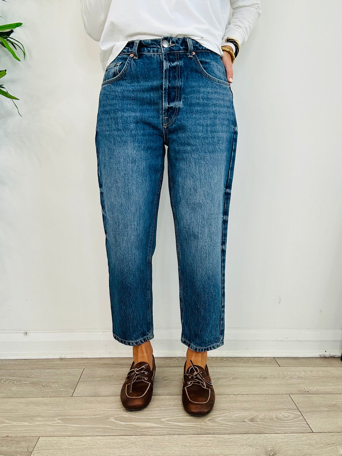 Carrot Jeans - Size 28