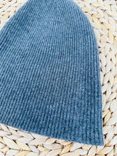 Load image into Gallery viewer, Ribbed Cashmere Beanie
