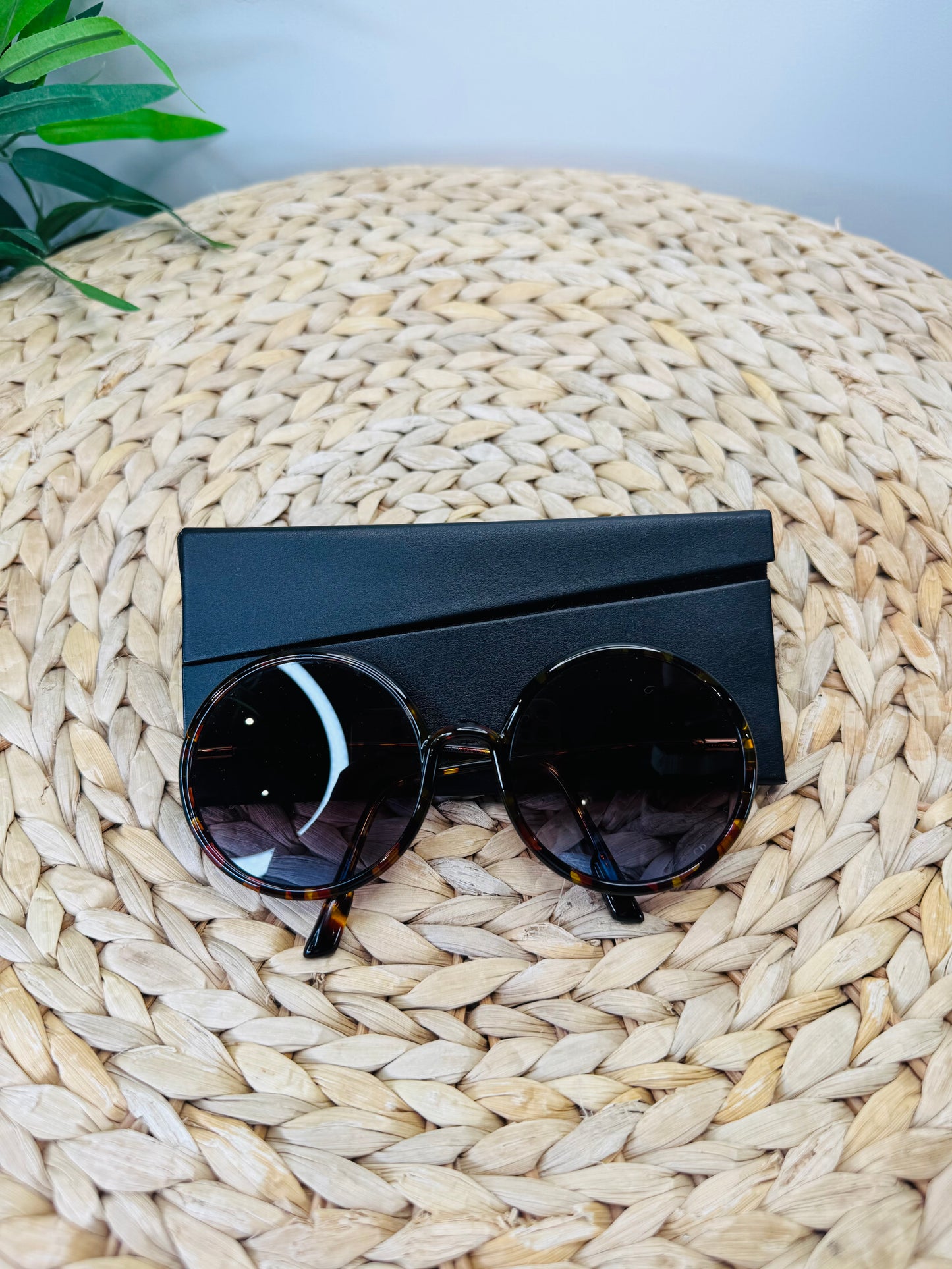 Round Tortoiseshell Sunglasses