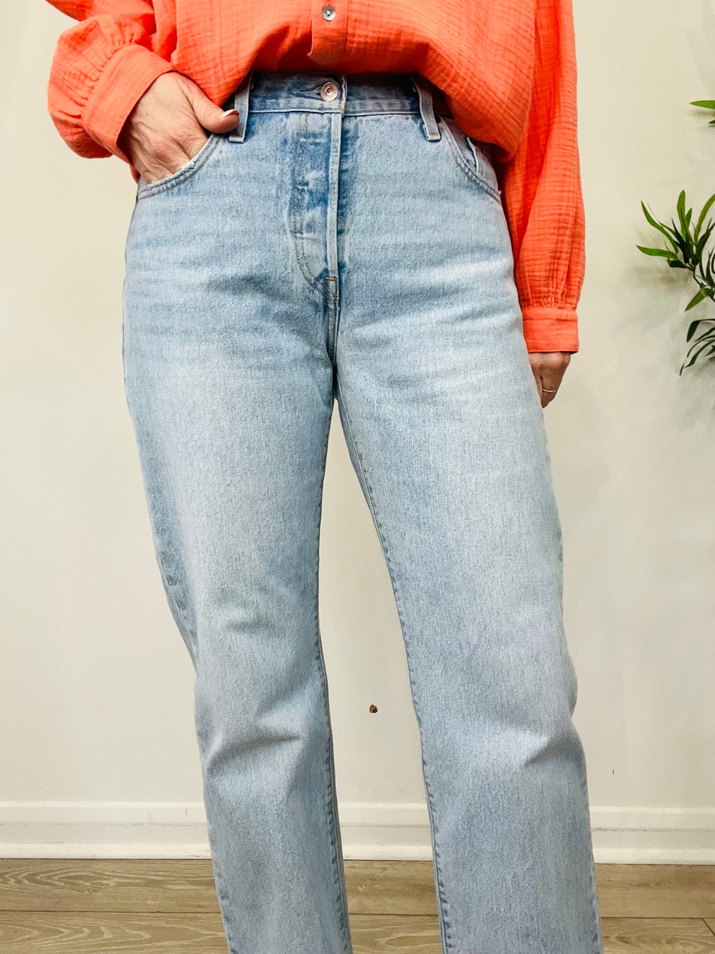 501 Jeans - Size 28