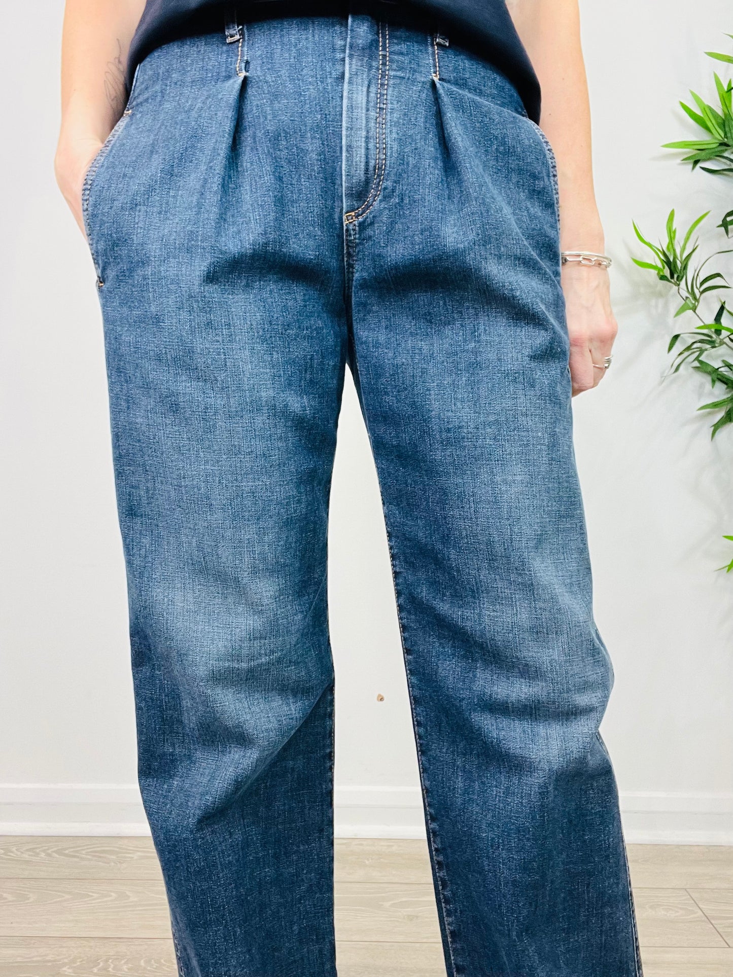 Wide Leg Jeans - Size 8