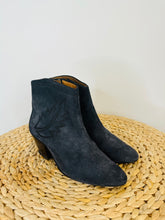 Load image into Gallery viewer, Suede Dacken Boots - Size 38
