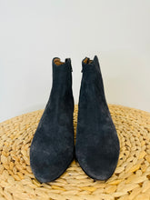 Load image into Gallery viewer, Suede Dacken Boots - Size 38
