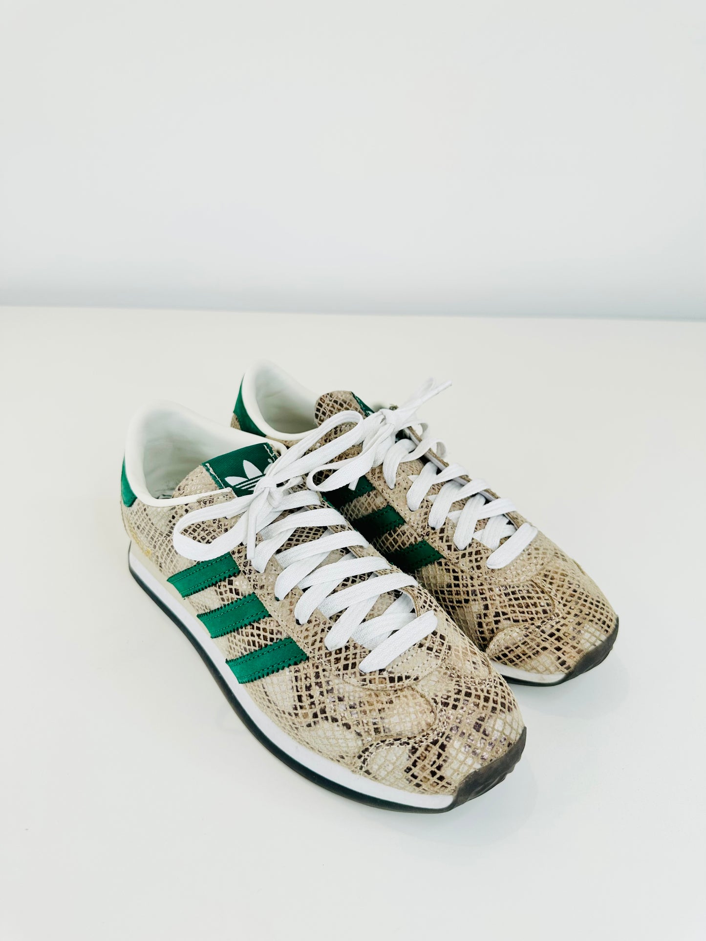 Country Japan Trainers - Size 39
