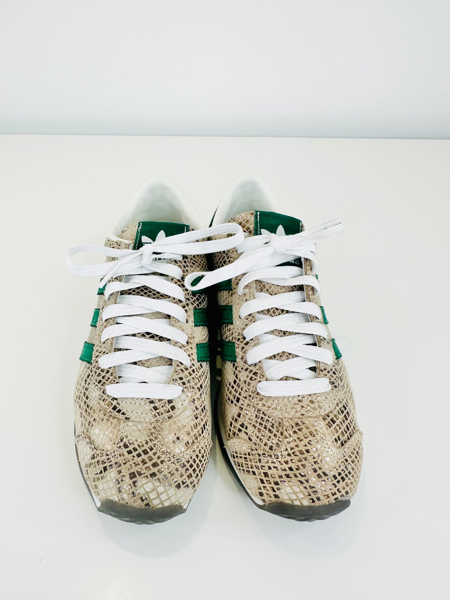 Country Japan Trainers - Size 39